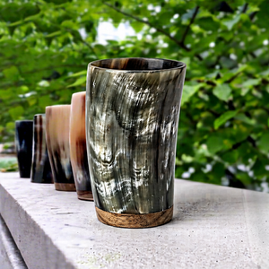 Corne à boire Viking en verre poli, motif Maison Stark des Vikings de Valhalla, écologique, sculptée en loup, faite à la main, durable, style moderne et antique - Product Image 1