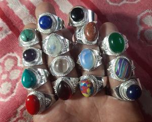 แหวนเงินแท้ 925 สไตล์วินเทจ งานฝีมือ HARI OM CREATIONS ประดับพลอยแท้ ขนาด 10-12 มม. ทรง Bezel Set ได้รับการรับรองจาก IGI เหมาะสำหรับทั้งชายและหญิง - Product Image 1