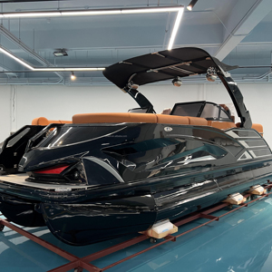 2025 Luxury 6m Aluminum Pontoon Boat Super Corrosion Resistant Outboard Engine Family Style for <strong>Entertainment</strong> Cruising - Product Image 1