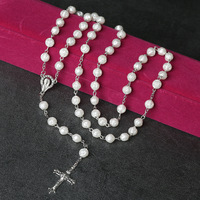 Collier chapelet blanc en forme de rose avec croix, perles de 8 mm et aiguille à neuf pointes