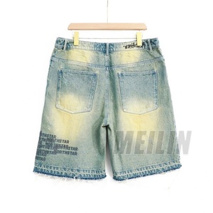Pantalones Cortos de Mezclilla con Parches Bordados y Logotipo Personalizado, Corte Deshilachado, Estilo Urbano, Efecto Desgastado por el Sol - Product Image 2