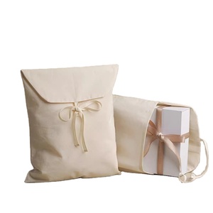 Sac d'emballage biodégradable en coton biologique avec logo personnalisé, idéal pour sous-vêtements, chaussures, avec rabat – Offre Spéciale - Product Image 1