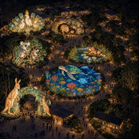 Großflächige Zoo-Lichterschleife mit Tierlaternen und Szenischem Projektdesign
