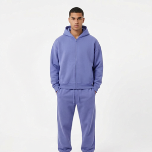 Conjunto deportivo informal de dos piezas para hombre, sudadera con capucha y cremallera de color sólido y pantalones deportivos. - Product Image 1