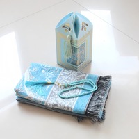 Moslim handgemaakte bloemrijke gebedsmat gebedskralen elegante ovale geschenkdoos Janamaz Sajadah zachte islamitische geschenkenset