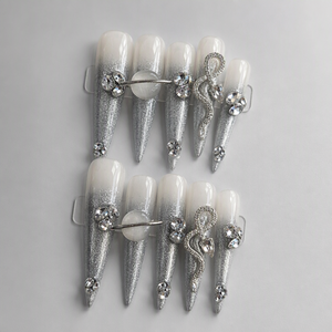 Faux ongles à presser dégradé argenté avec colle, pointes en feuille, strass et cristaux pour doigts - Product Image 6