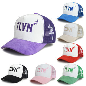Gorras Trucker de Malla Bicolor con Visera de Gamuza y Bordado de Letras en la Parte Delantera y Lateral, Disponibles en Varios Colores, Ideales para Viajes de Fin de Semana y Uso Casual - Product Image 1