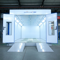 Cabine de peinture Longxiang LX3 personnalisée avec portes pliantes triples, four de cuisson automatique intégré, fenêtres de visualisation et rampes de chargement avant