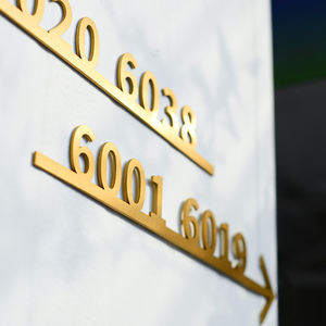 Número de habitación de guía de flecha de Hotel de oro cepillado con letras <span class=keywords><strong>3D</strong></span> de acero inoxidable de 3mm no luminoso, personalización de identificación de número de puerta - Product Image 5