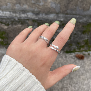 Anello regolabile avvolgente a mano in argento sterling STROLLGIRL love hug wedding band ring per coppie - Product Image 5