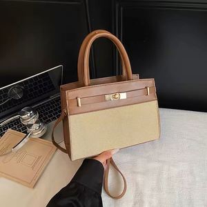 Sac fourre-tout en cuir PU souple avec rabat, poignée supérieure, sac à bandoulière chic et décontracté pour femmes, idéal pour les sorties - Product Image 4