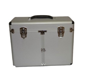 Équipement professionnel <span class=keywords><strong>de</strong></span> coiffure <span class=keywords><strong>de</strong></span> salon en aluminium d'usine <span class=keywords><strong>de</strong></span> KONCAI FAMA - Product Image 1