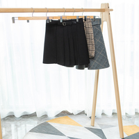 Cintre de présentation en bois pour pantalons percha para pantalones cintre en bois personnalisé de haute qualité cintre en bois avec crochets pour pantalons blancs