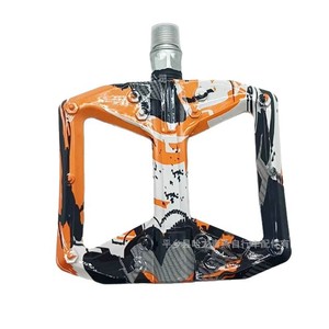 Pédales de vélo de montagne en nylon coloré antidérapantes - Product Image 5