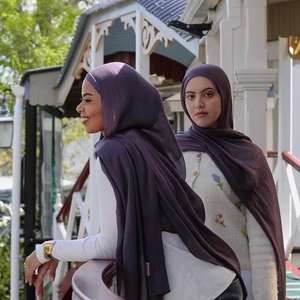 ฮิญาบผ้าบางแบบจากไม้ไผ่ธรรมดาที่เข้ากับเสื้อเจอร์ซีย์ผ้าพันคอผ้าโมดอลฮิญาบมุสลิม - Product Image 1