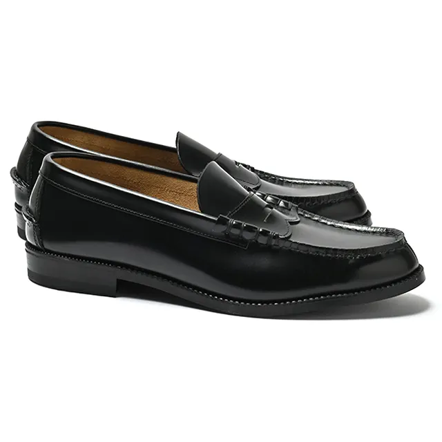 Made black leather mens comfortable loafer shoes from glossy leather