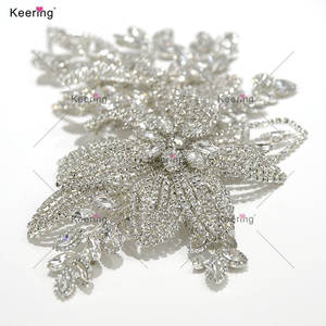 WHD-095 زينة فستان زفاف عالية الجودة مصنوعة يدويًا على شكل ورقة شجر معدنية لامعة مرصعة بأحجار الراين، زهور ثلاثية الأبعاد لفستان العروس - Product Image 2