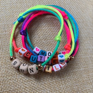 Bracelets noués tressés colorés divers lettre perle cire <span class=keywords><strong>corde</strong></span> Paracord un Dollar magasin mode chaîne Bracelets <span class=keywords><strong>corde</strong></span> rouge - Product Image 2