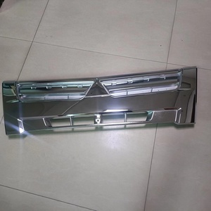 Rejilla Delantera Cromada para Camión Mitsubishi Fuso Bluetec Canter Modelo 2010 - Product Image 3