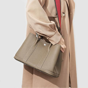 Custom High-End women's genuine leather <b>handbag</b> with high-quality top layer cowhide and large capacity garden tote bag - Product Image 2