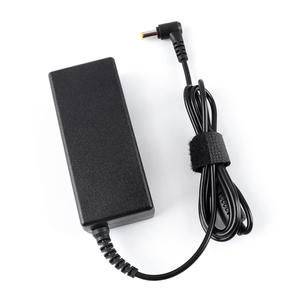Cargador Universal OEM de 65W para Portátil, Adaptador de Corriente CA/CC de 19V 3.42A 5.5mmx1.7mm, Montaje en Pared, Ignífugo, con Certificaciones CE FCC ROHS, Protección Contra Cortocircuitos - Product Image 3