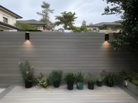 Installation facile, faible entretien, résistant aux UV, panneaux décoratifs extérieurs, panneaux de terrasse en bois composite plastique WPC pour jardin
