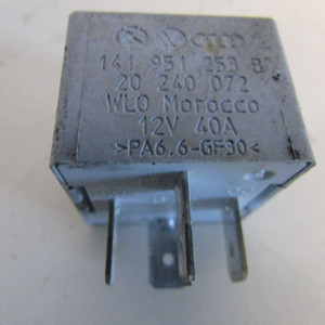 Relais multifonction Audi A3 Mk1 1996-2003 20240072 Rele 53 d'occasion (18992 20A-1-C-1a) - Product Image 1