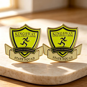 Insignias y accesorios de bolso con escudo metálico personalizados al por mayor <span class=keywords><strong>para</strong></span> <span class=keywords><strong>ropa</strong></span> - Product Image 1