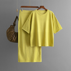 Bộ trang phục nữ mùa hè gồm áo len ngắn tay ôm dáng và chân váy ngắn - Product Image 6