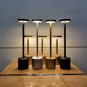 Draagbare Touch Control Draadloze Oem Oplaadbare Led Tafel Licht Metalen Base Home Nodic Luxe Nachtkastje Lamp Restaurant