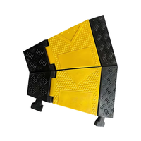 Protector de Cables de Goma Leahua Negro y Amarillo 400*240*45mm, Canal de 32x32mm, Reductor de Velocidad para Seguridad Vial