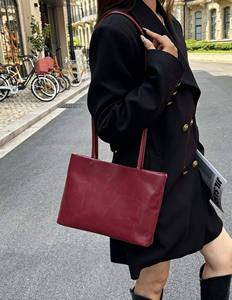 Sac à bandoulière Ando Bag en cuir de vache véritable pour femme, sac à main rectangulaire vintage avec longues poignées - Product Image 2