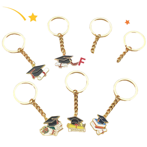 Llavero de recuerdo de graduación con logotipo personalizado al por mayor, llavero esmaltado con gorro de graduado y libro para fiestas - Product Image 4