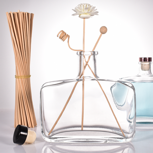 Grand flacon <span class=keywords><strong>de</strong></span> <span class=keywords><strong>parfum</strong></span> vide <span class=keywords><strong>de</strong></span> luxe 200ml 300ml 500ml <span class=keywords><strong>Diffuseur</strong></span> <span class=keywords><strong>de</strong></span> <span class=keywords><strong>parfum</strong></span> en verre Reed Aroma décoratif avec bâtonnets en fibre - Product Image 3