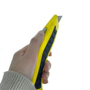 Pratico Coltello Multiuso Fai-da-Te OEM con Manico in Lega di Alluminio, Lama Retrattile a 3 Posizioni e Pomello Inferiore - Product Image 5
