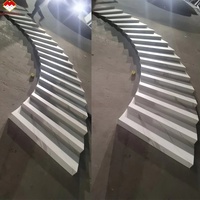 Calacata en pierre artificielle en spirale, marches à rainure antidérapante, escaliers en pierre frittée avec couvercle d'éclairage Led
