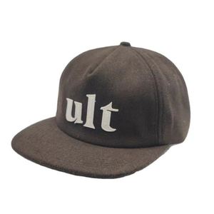 Gorra Snapback de 5 Paneles de Algodón sin Estructura con Bordado de Fieltro y Visera Plana de Dos Tonos en Contraste - Product Image 3