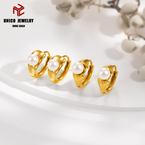 Boucles d'oreilles en perles pour femmes, en acier inoxydable, plaqué or 18 carats PVD, bijoux vintage, boucles d'oreilles huggie en perles et acier inoxydable - Product Image 3