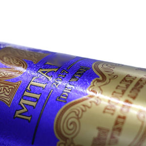 Etiquetas de vino de botella roja resistentes a los arañazos impermeables con forma de patrón rizado en relieve de aluminio de lujo personalizadas - Product Image 1