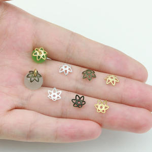 18K Or Fleur Perle Bracelet Accessoires Cuivre Plaqué Or Creux Fleur Cap DIY À La Main Entretoise Bijoux Résultats Composants - Product Image 2