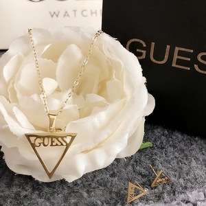 Exquisito Collar con <span class=keywords><strong>Colgante</strong></span> <span class=keywords><strong>de</strong></span> Diseño Triangular, Elegante y Sofisticado, Conjunto <span class=keywords><strong>de</strong></span> Joyería <span class=keywords><strong>de</strong></span> Diseñador <span class=keywords><strong>de</strong></span> Lujo <span class=keywords><strong>GUESS</strong></span> - Product Image 4