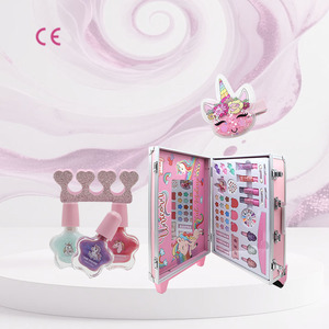 Vente en gros <span class=keywords><strong>de</strong></span> kit <span class=keywords><strong>de</strong></span> cosmétiques portables lavables non toxiques Little Horse avec logo personnalisé/étiquetage <span class=keywords><strong>de</strong></span> motifs kits <span class=keywords><strong>de</strong></span> <span class=keywords><strong>maquillage</strong></span> <span class=keywords><strong>pour</strong></span> filles - Product Image 3