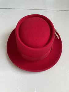 Sombrero de Copa Clásico Unisex R183, 100% Lana, con Logotipo Personalizado, Ala Corta, de Fieltro, Informal, para Fiesta, Rojo - Product Image 6