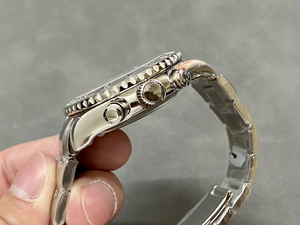 นาฬิกาผู้ชายดีไซน์ชั้นนำสำหรับโรงงานขนาด44มม. ขนาดใหญ่ทำจากกระจกแซฟไฟร์เรืองแสงกำหนดเอง - Product Image 5