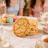 Buffet de desserts croustillants pour traiteur, collation de fête, stock important, expédition rapide, vente en gros, shortbread beurre pêche croustillant
