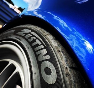 Zestino R-Compound Motorsport street <span class=keywords><strong>legal</strong></span> <span class=keywords><strong>Semi</strong></span>-<span class=keywords><strong>Slick</strong></span> Drifting Radial Tire 245/35ZR19 245/40ZR19 Higher Grip Racing Cars tyle - Product Image 4