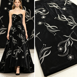Tissu en <span class=keywords><strong>velours</strong></span> <span class=keywords><strong>noir</strong></span> A054 avec broderie élégante de feuilles argentées et de perles florales pour les nouveaux cheongsams chinois et les robes de soirée annuelles - Product Image 1