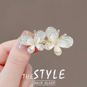 Broche Feuille Créative Rétro Tendance en Strass et Perles, Plaqué Or, Alliage, pour Mariage, Fiançailles, Fête, Unisexe, Polyvalente, Vente Chaude - Product Image 4