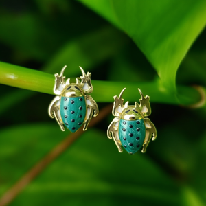 Boucles d'oreilles tendance en acier inoxydable 316L plaqué or PVD, design insecte durable et résistant - Product Image 3