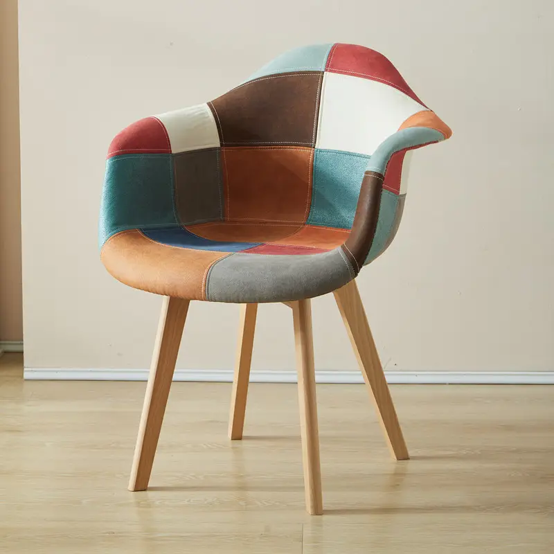 Il più nuovo stile campione gratuito mobili moderni per sala da pranzo gambe in legno tappezzeria in tessuto sedia da pranzo sedie da soggiorno in tessuto